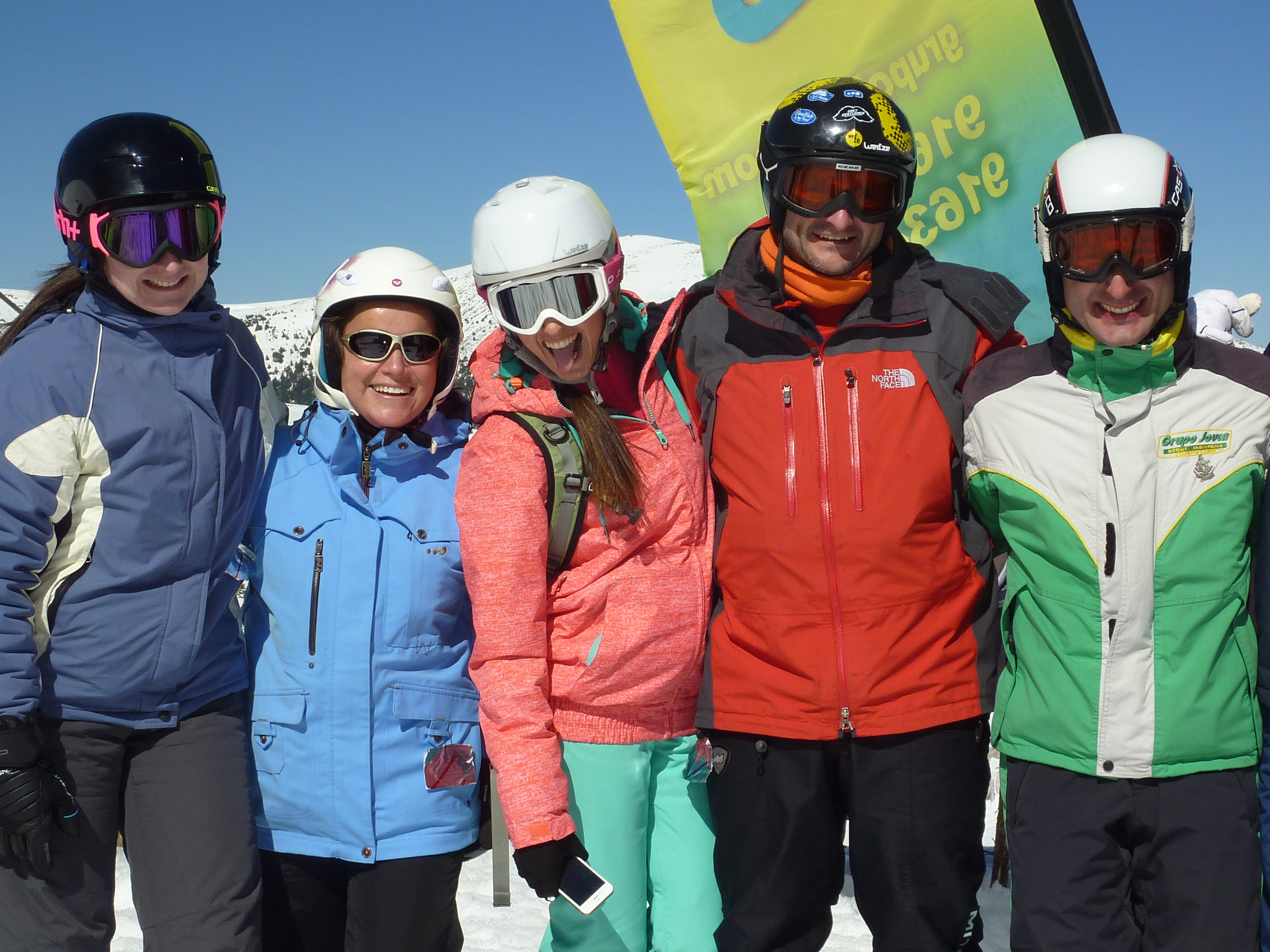 Cursos de esquí jóvenes y adultos | Club Grupo Joven Madrid