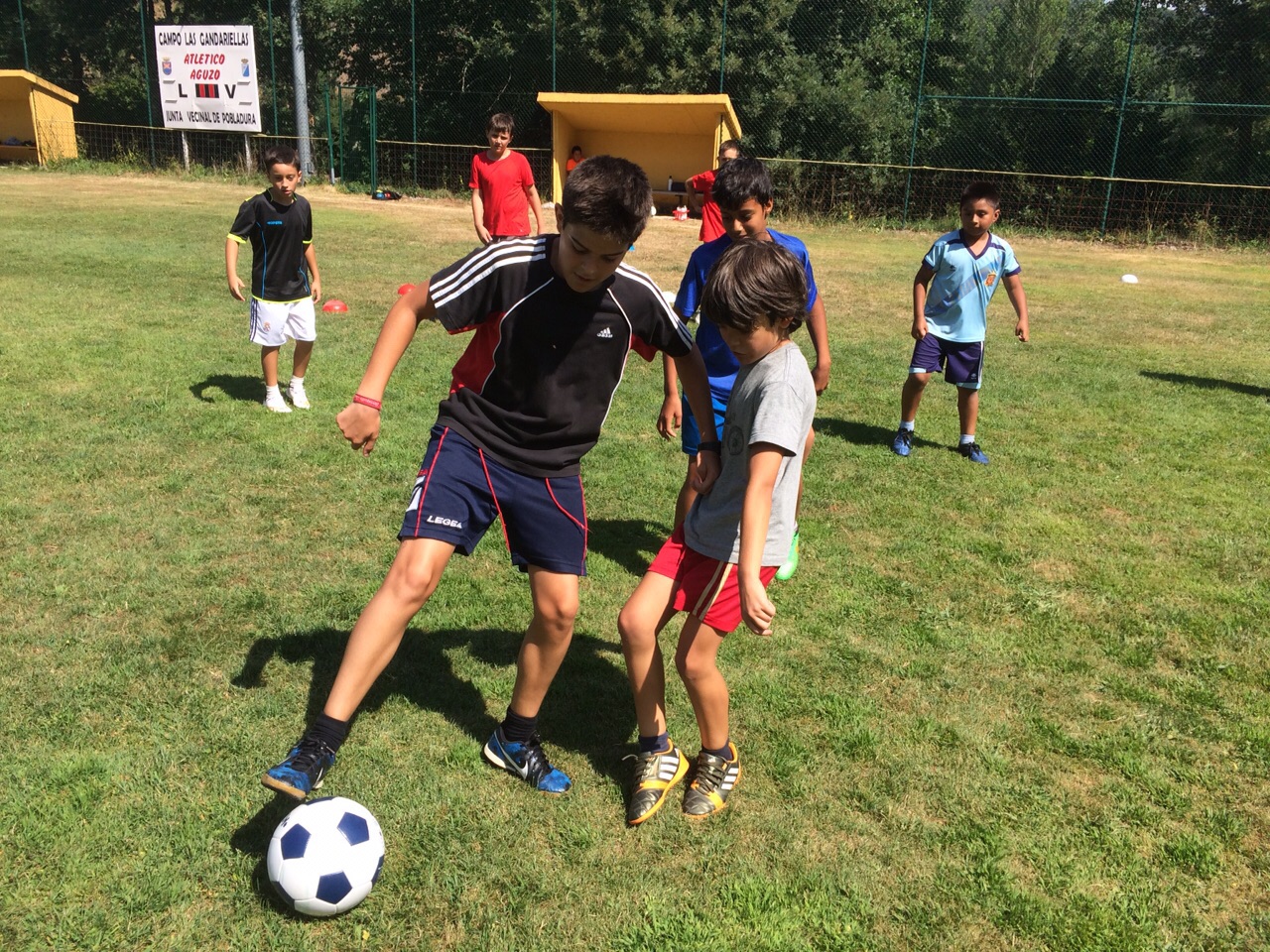 Campus de fútbol Campamentos de Verano en España para niños jóvenes adolescentes