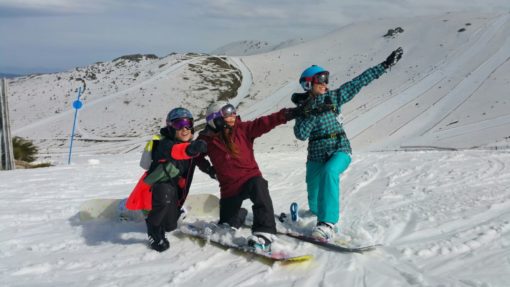 Curso aprender snowboard_ ntensivo jovenes adultos Valdesquí Madrid