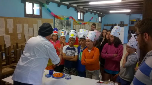 Campamentos de verano en España Navarra niños adolescentes jóvenes cocina chef Grupo Joven