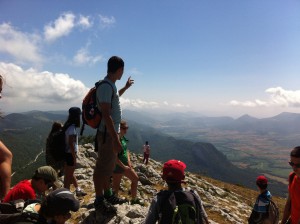 Campamentos de verano multiaventura en España Navarra niños montaña
