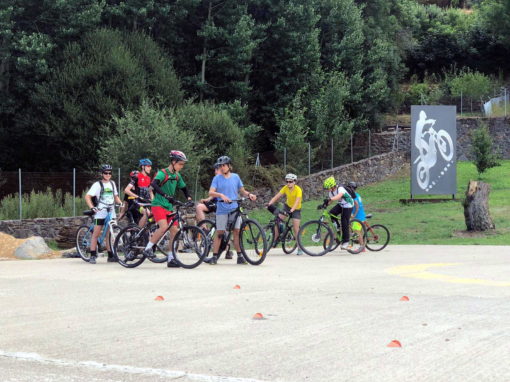 Campamento de verano bicicleta Cike Camp en Espana León El Bierzo | equilibrio circuito conos
