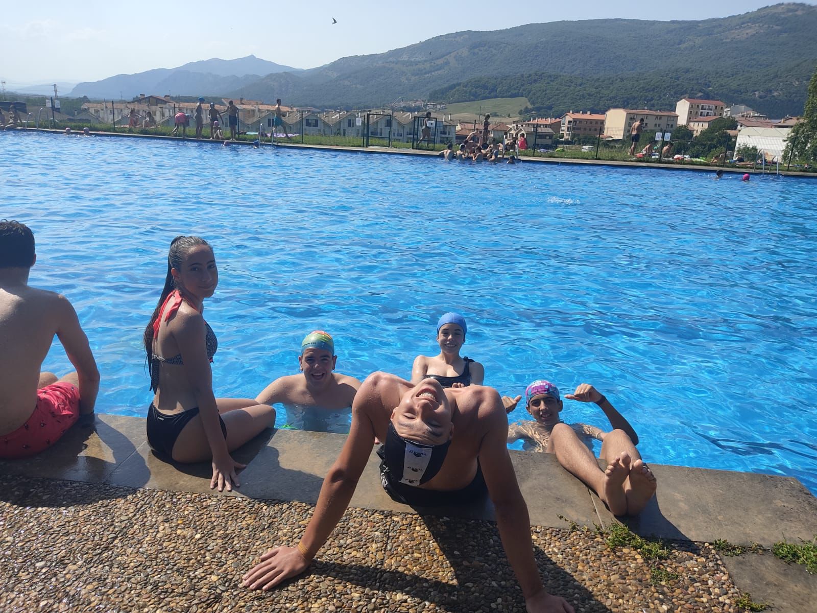 Campamentos de verano para jóvenes en España Navarra | piscina