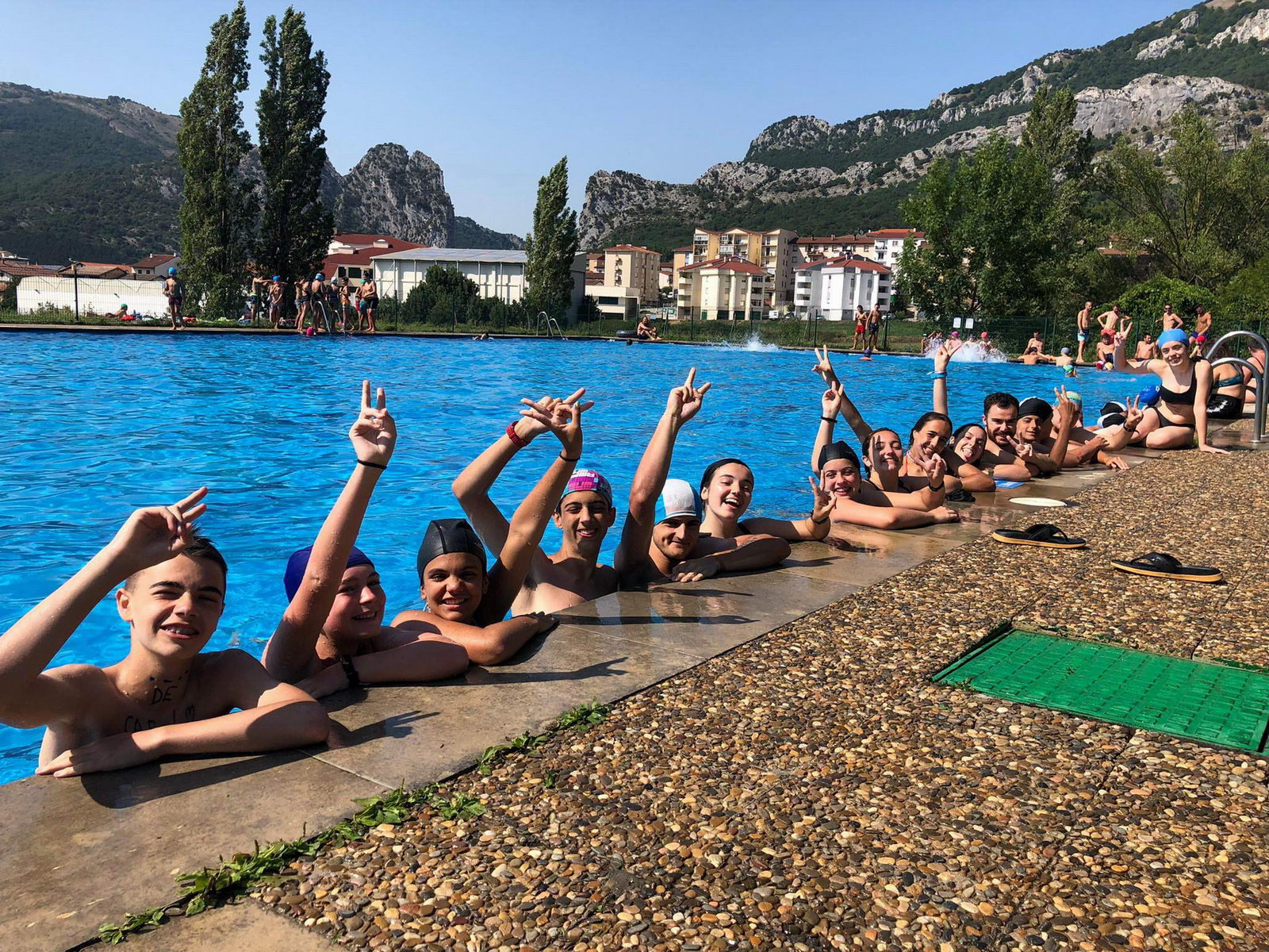 Campamentos de verano para niños en España Navarra | piscina